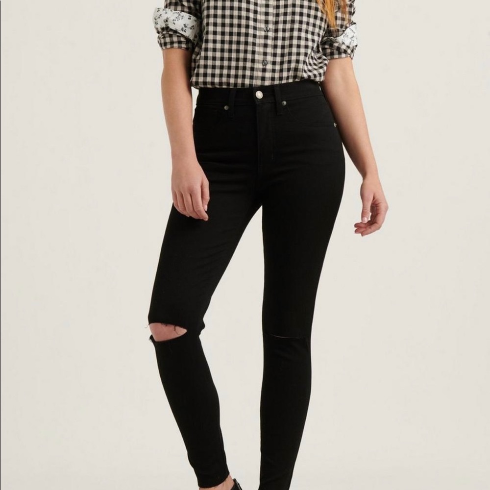 Lucky Brand Bridgette ripped knees size 6